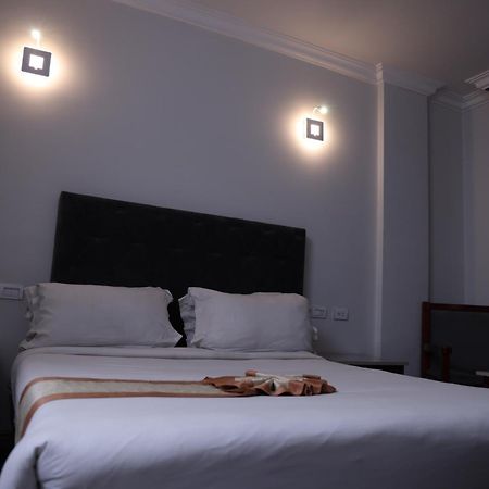 Trinity Hotel Addis Abeba Esterno foto