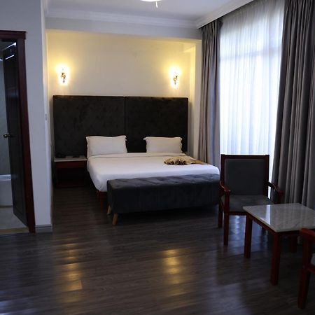 Trinity Hotel Addis Abeba Esterno foto