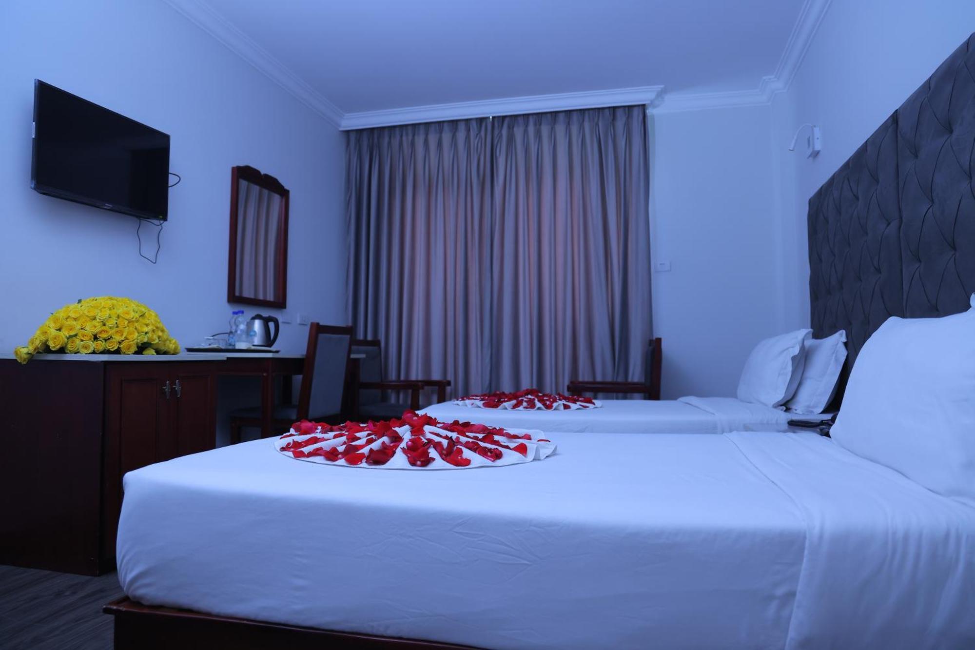 Trinity Hotel Addis Abeba Esterno foto