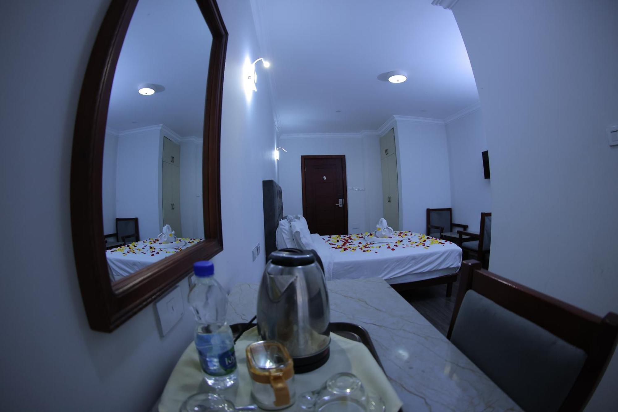 Trinity Hotel Addis Abeba Esterno foto
