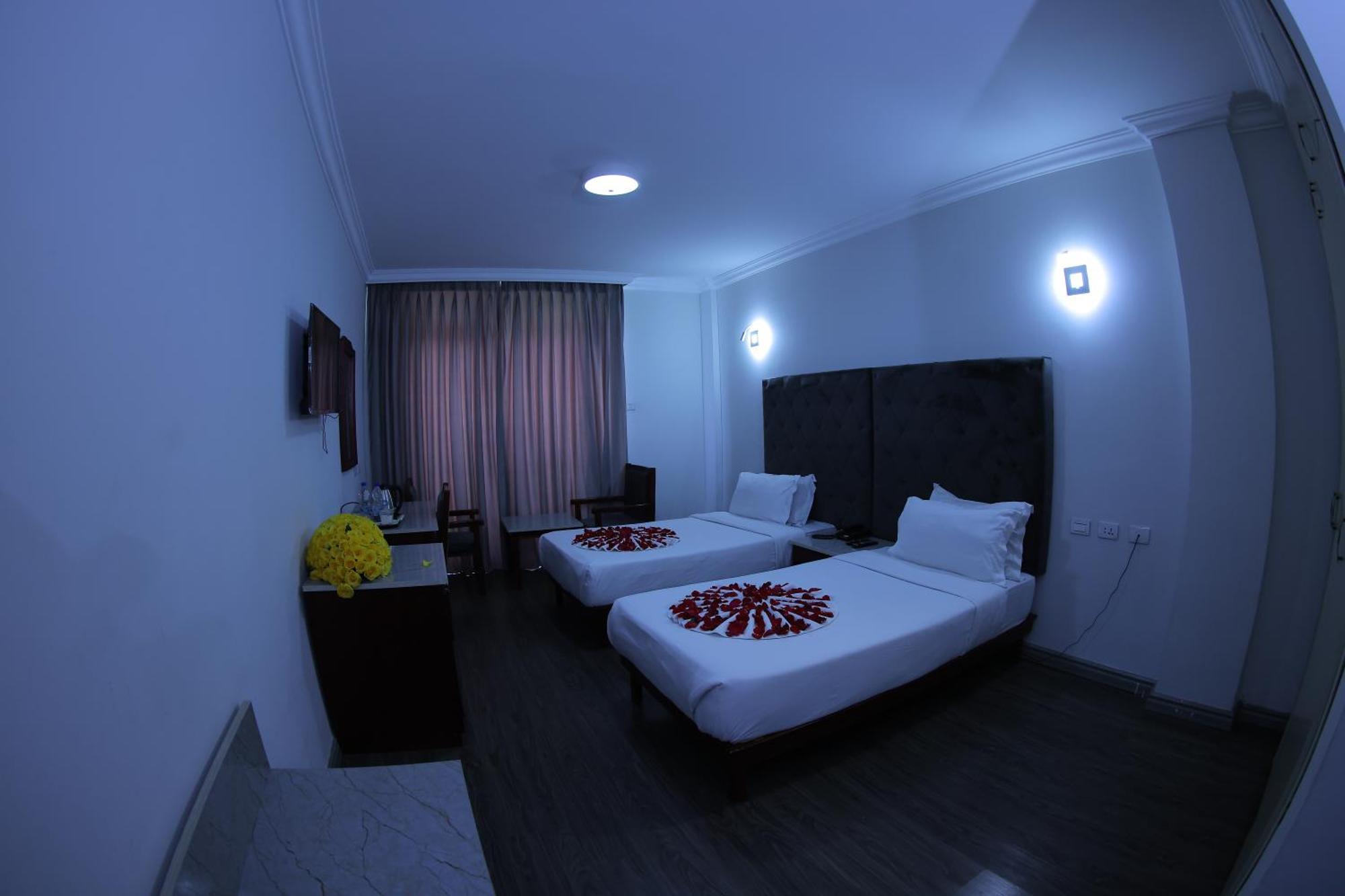 Trinity Hotel Addis Abeba Esterno foto