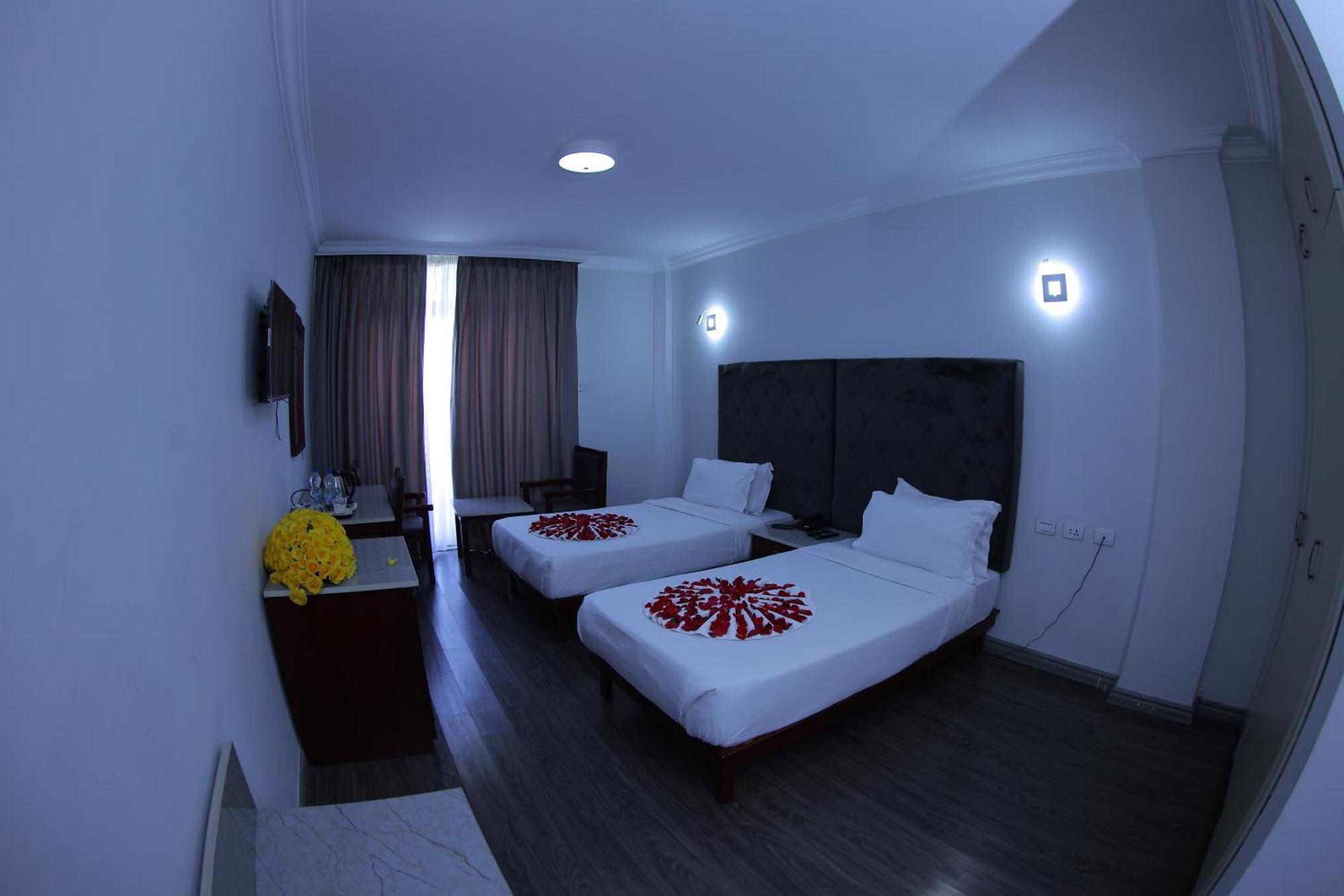 Trinity Hotel Addis Abeba Esterno foto