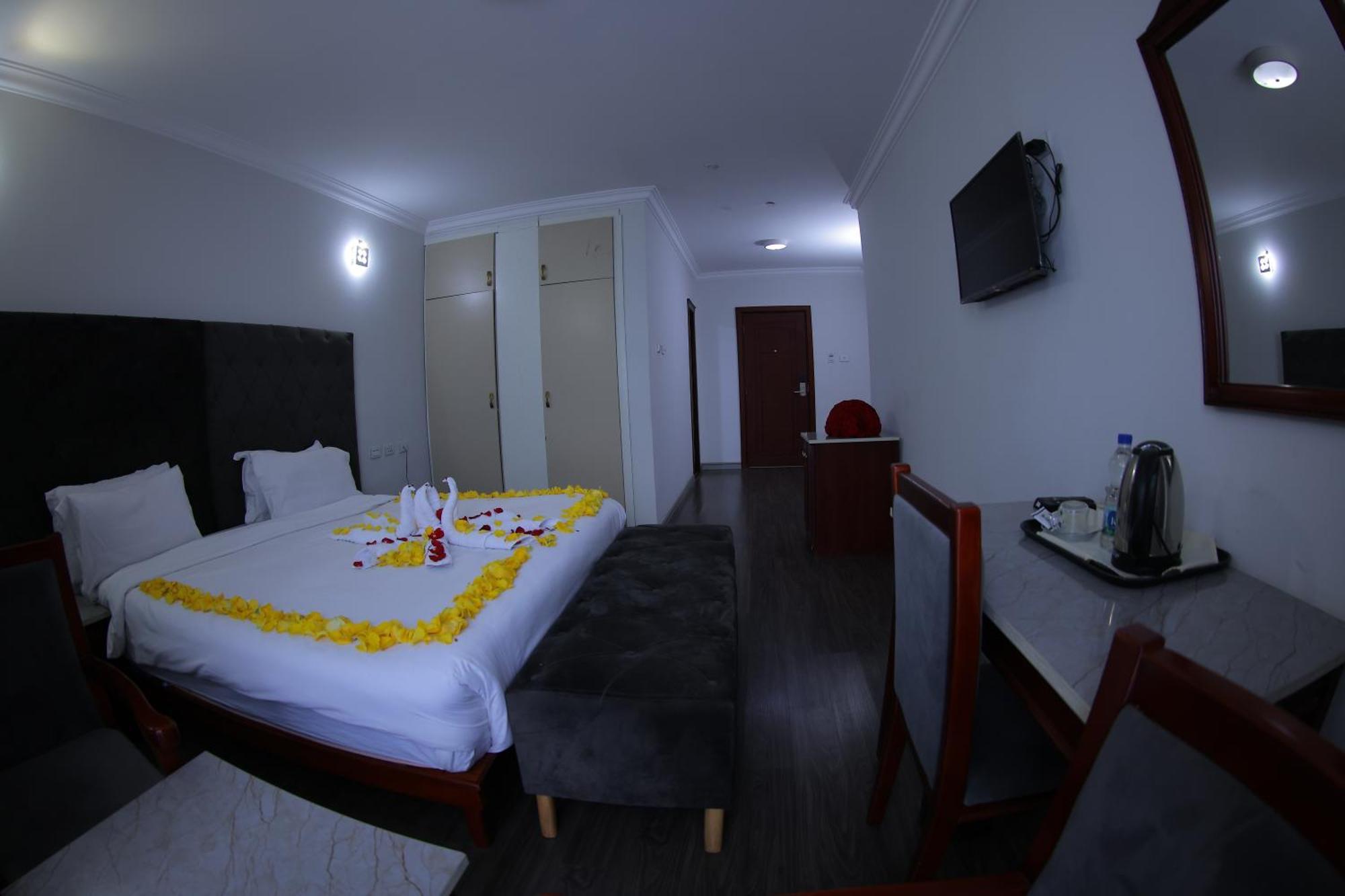 Trinity Hotel Addis Abeba Esterno foto