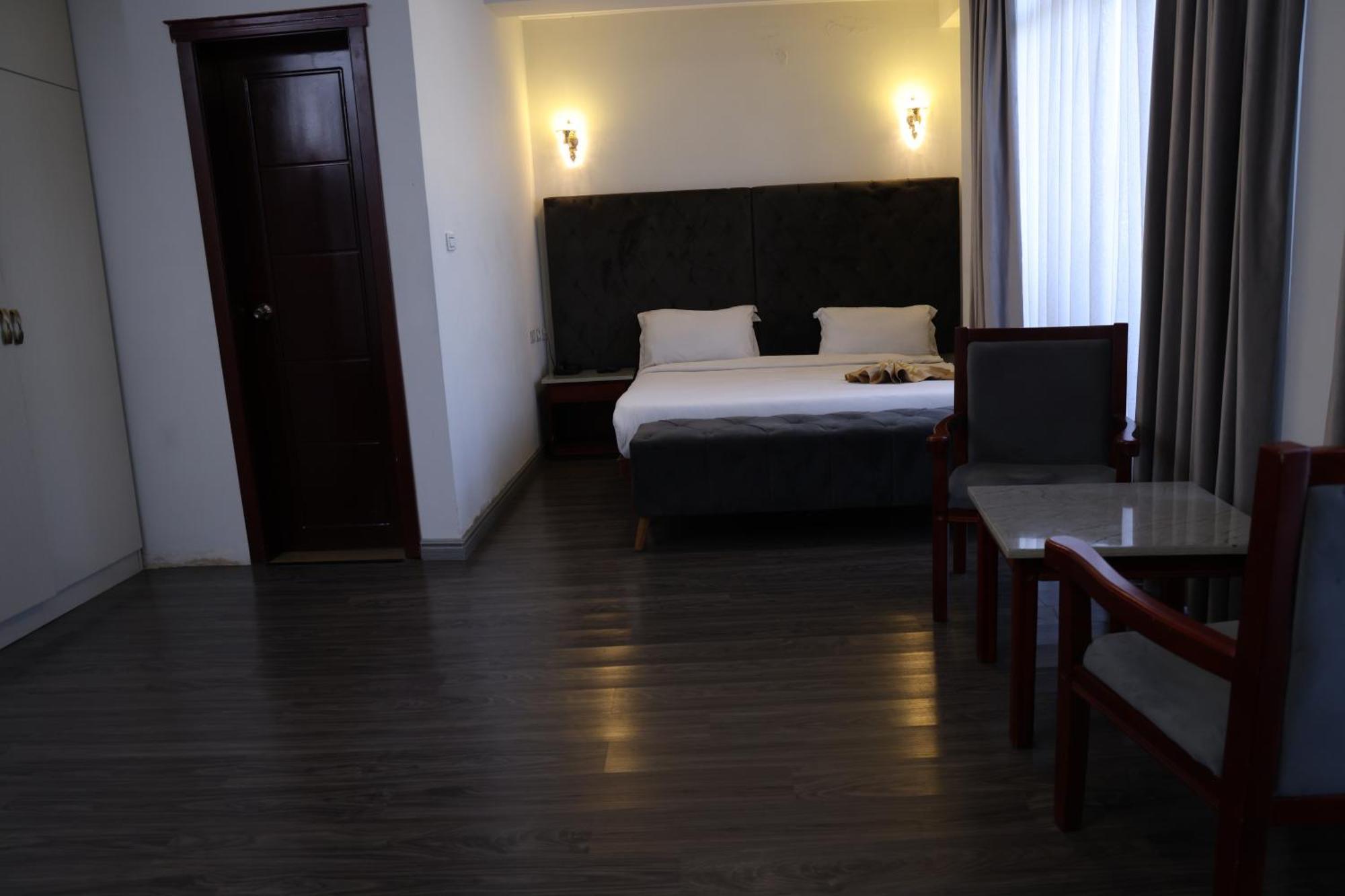 Trinity Hotel Addis Abeba Esterno foto