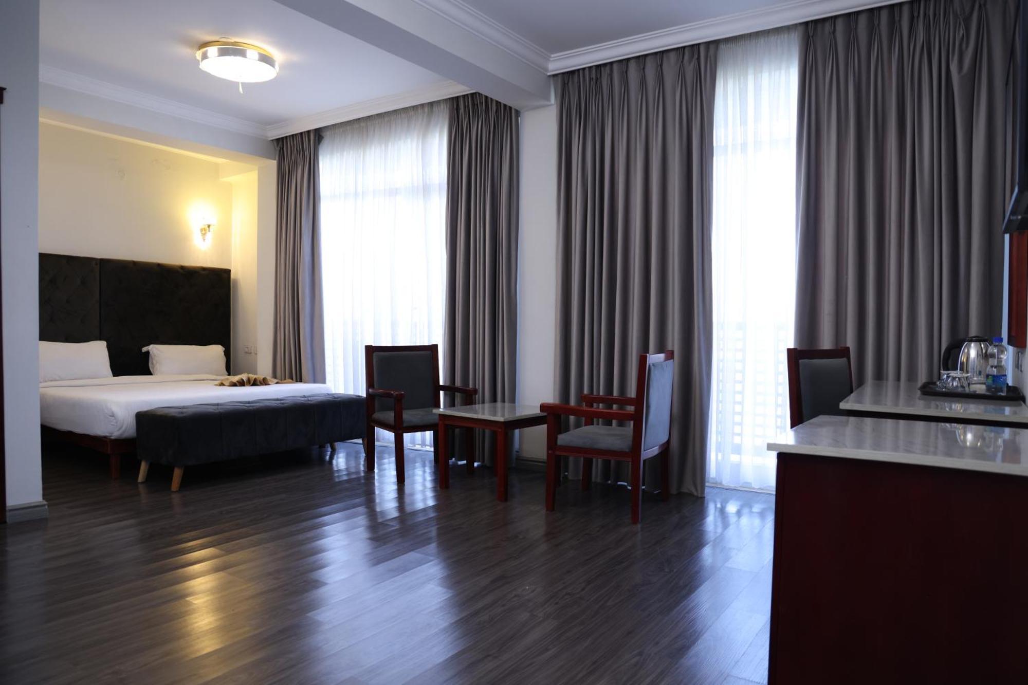 Trinity Hotel Addis Abeba Esterno foto