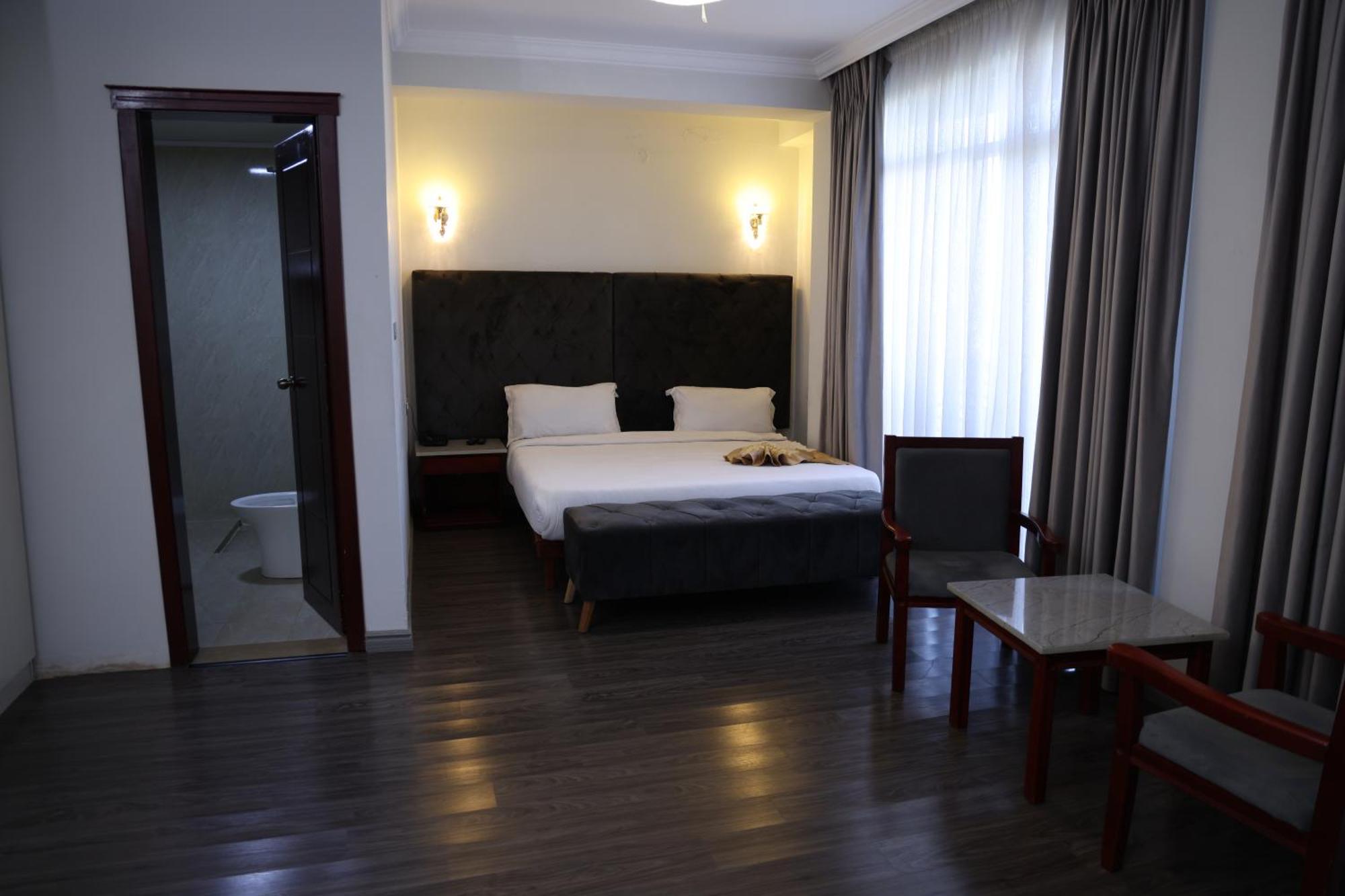 Trinity Hotel Addis Abeba Esterno foto