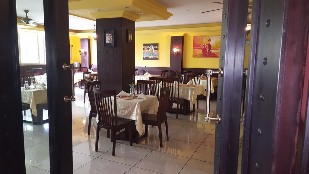 Trinity Hotel Addis Abeba Esterno foto